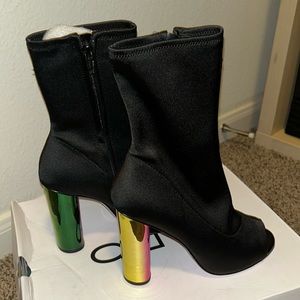 ALDO Peep Toe Ankle Booties - Womens Sz 8